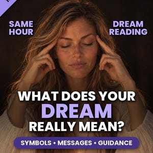 Peut inclure: Un graphique numérique avec le texte 10+ YEARS, SAME HOUR, DREAM READING, WHAT DOES YOUR DREAM REALLY MEAN?, et SYMBOLS • MESSAGES • GUIDANCE. Une personne aux longs cheveux a les yeux fermés et les doigts sur les tempes près d'une bougie.