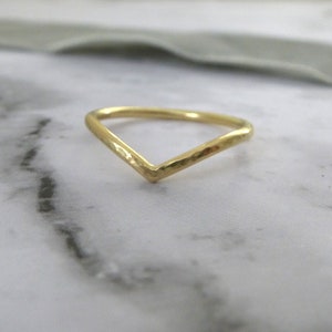 18ct Gold Wedding Ring - Holly Wishbone - 1.5mm - Slim Wishbone Ring - 18ct Yellow Gold