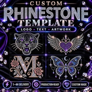 Puede incluir: Una plantilla de pedrería personalizada con el texto CUSTOM RHINESTONE TEMPLATE LOGO TEXT ARTWORK. La imagen muestra cuatro patrones distintos de pedrería: una cabeza de pantera, un corazón alado, la letra M con rosas y una mariposa.