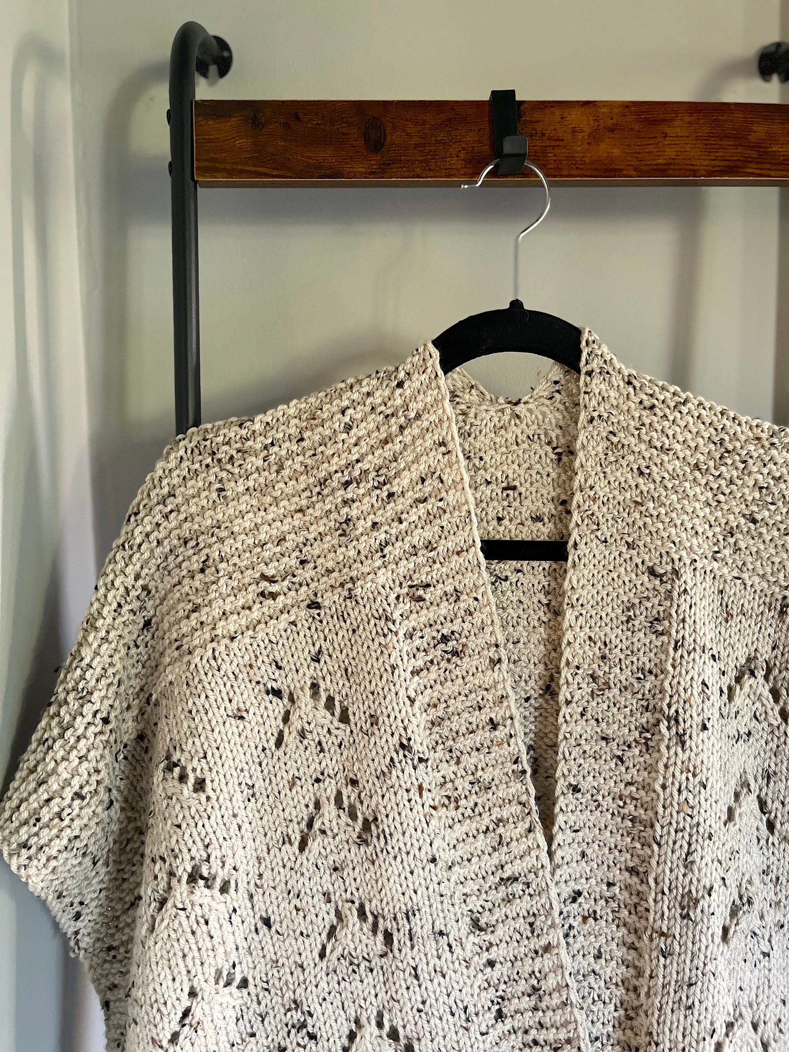 Eyelet Ruana Vanessaknits Knitting PATTERN - Miriam Ruana / Lion Brand / Eyelet Lace ...