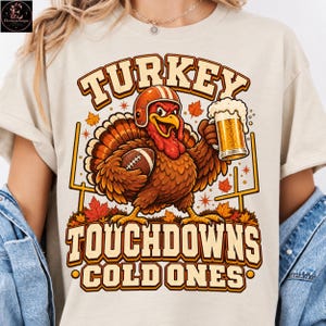 Truthahn-Touchdowns mit Bier (PNG), Lustiges Thanksgiving-Football-Design (PNG), Truthahn-Bier-Spieltag-Design (PNG), Herbst-Football-Shirt-Design