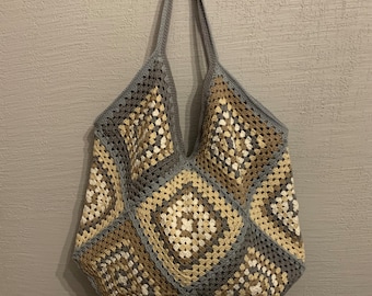 Crochet granny square bag ( 54x51cm, 137x130 in)