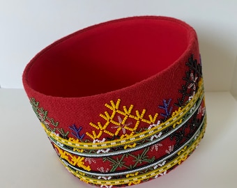 Handmade ethnographic crown with Latvian writings Active