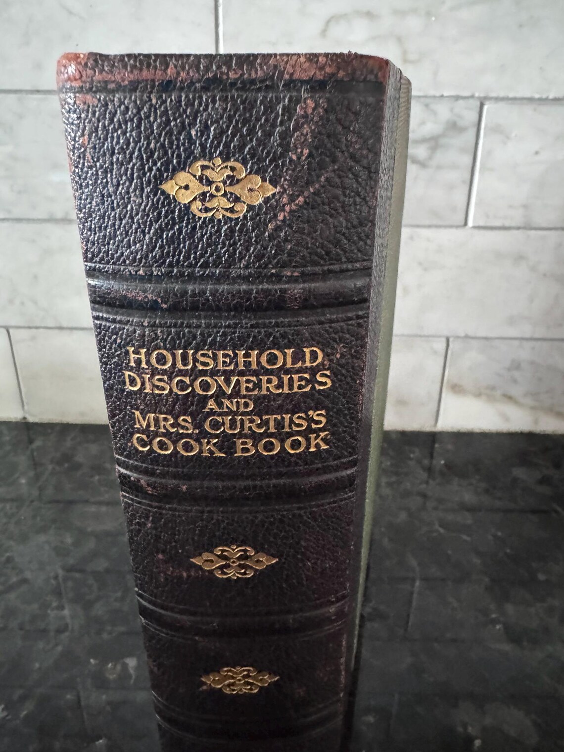 Antique 1909 Household Discoveries & Mrs. Curtis’s Cook Book, Half Leather, photo 3 of 5