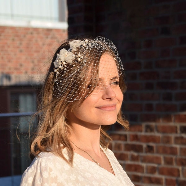 Bridal Fascinator, Birdcage Veil, Bridal Headpiece, Birdcage Veil With Flowers, Short Veil, Crystal Veil,  Floral Headband,Wedding headpiece