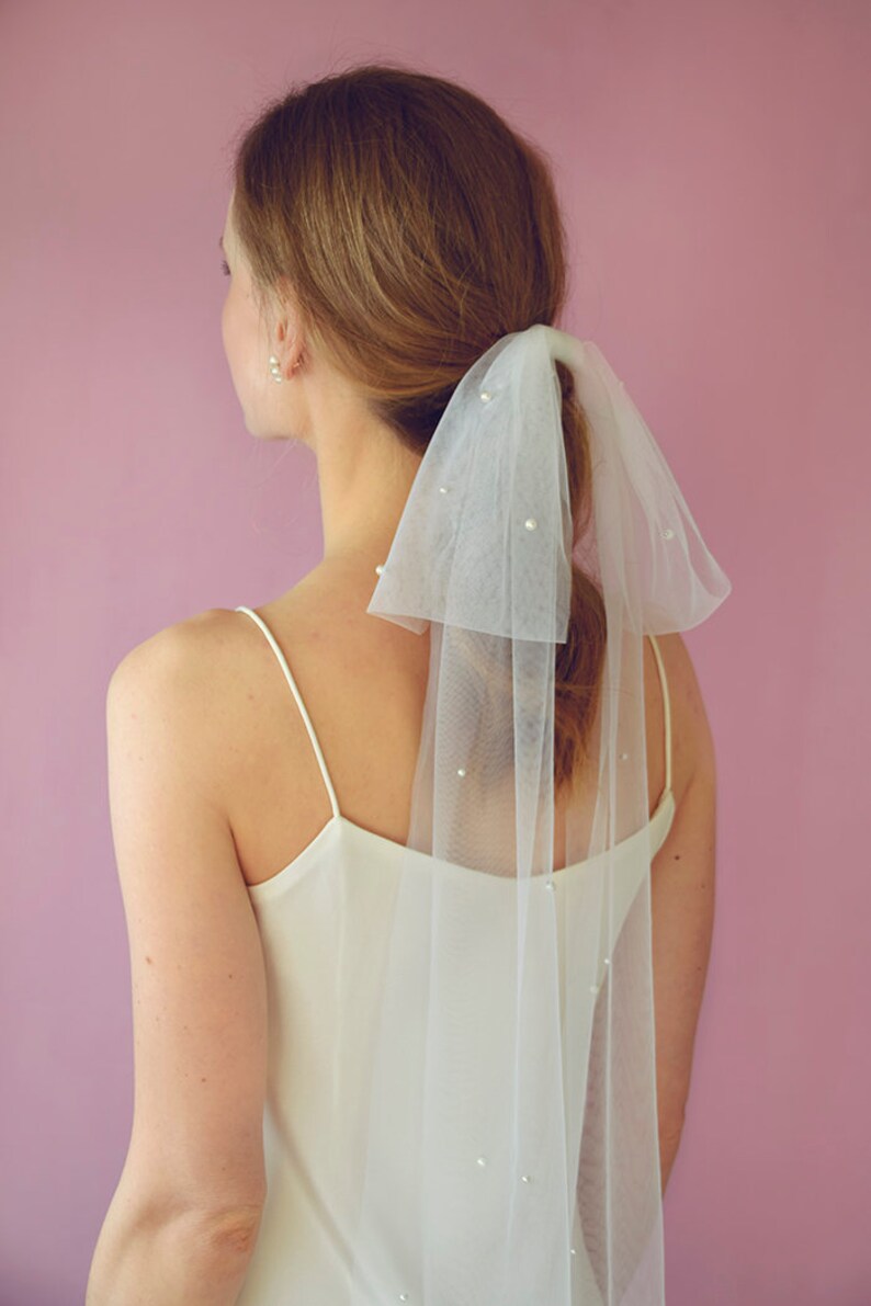 Wedding Veil Bow, Tulle Bow with Pearls, Short Veil, Bridal Veil, Alternative Veil image 4