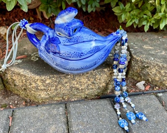 Frog Tea Pot Garden Decoration, Upcycled Tea Pot, Pouring Beads Tea Pot, Kitchen Decor, Blue Frog, Hanging Yard Porch Art, Frog Lover Gift