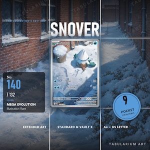 Peut inclure: Une carte à collectionner représentant le personnage Snover, avec 90 PV et des symboles de type eau. La carte présente une illustration d'une créature dans une ruelle enneigée près d'une poubelle, avec les attaques Beat et Icy Snow inscrites.