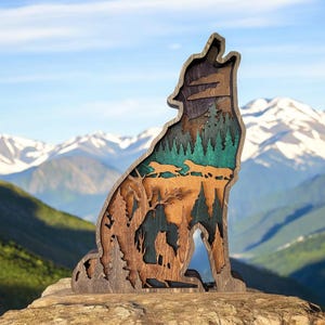 Majestic Howling Wolf Wooden Art - 3D Multilayer Wall Decor with Forest Night Scene