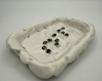 点字付きの手作り石鹸置き ― ダーティマウス No.3