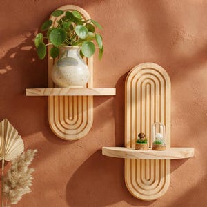 Macetero de pared de madera estilo bohemio, estante de pared ovalado de madera acanalada, soporte para plantas de madera maciza, decoración de pared rústica de granja, acento minimalista para el hogar.