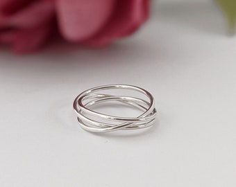 Braided sterling silver ring - intertwined wire ring - Delicate minimalist wire ring