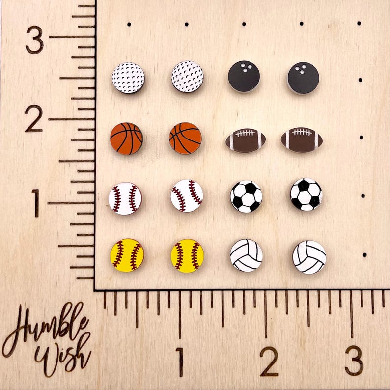 Sports Ball 10mm Stud Earrings - Golf Football Soccer Bowling Basketball Volleyball Baseball Softball

Great Stocking Stuffer Gifts for Players, Fans or Moms

Laser Cut and Engraved on 2-Tone Acrylic 1/16" thick - Surgical Stainless Steel Ear Post