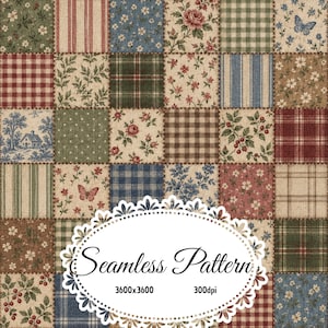 Op de afbeelding: Een digitaal patchwork stofontwerp met een raster van vierkanten met diverse patronen, waaronder bloemenprints, rode en blauwe strepen, groen en rood ruitpatroon, vlinders en een kleine huisscène, bedekt met een wit geschulpt label.