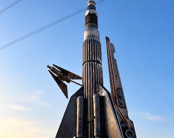 Sculpture de fusée en métal soudé faite à la main – Art spatial industriel (Grande + Mini)