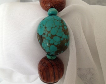 Stretch Bracelet in Turquoise and Wood Beads - Natural, yet Modern Style