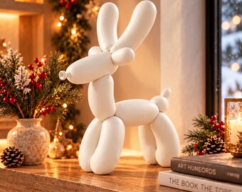 Balloon Reindeer Sculpture – Modern Deer Home Decor, Minimalist Animal Figurine, Cute Christmas Gift