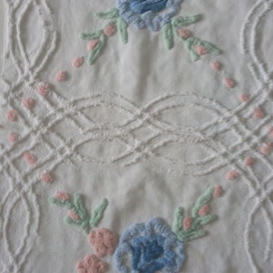 Cabin Crafts Floral Bouquet Vintage Chenille Bedspread Fabric...12 x 24&quot;