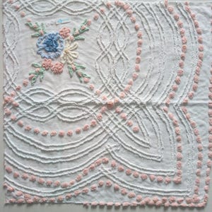 Cabin Crafts Floral Bouquet Vintage Chenille Bedspread Fabric...24&quot; x 24&quot;