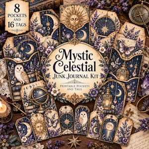 Könnte beinhalten: Ein Mystic Celestial Junk-Journal-Set mit 8 Taschen und 16 Anhängern, verziert mit Eulen, Monden, Sonnen, Schmetterlingen und Globen in Dunkelblau, Violett und Creme. Das zentrale runde Etikett trägt den Text Mystic Celestial.
