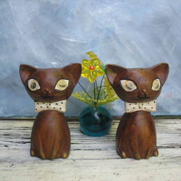 Retro Cat Salt And Pepper Shakers With Bow Ties Blinking Eyes Mid Century Modern Cat Lover Gift Kitchen Decor