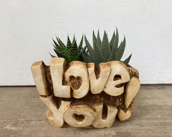 Maceta kitsch de los años 70 con la inscripción "Te amo", de Branch Bark, 1974, material tipo resina.