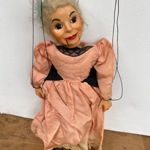 Vintage Saloon Woman Marionette, Older Woman Puppet, Brothel Lady In Pink Taffeta Dress, Western Saloon Show, Possible By Hazelle's zdjęcie 2