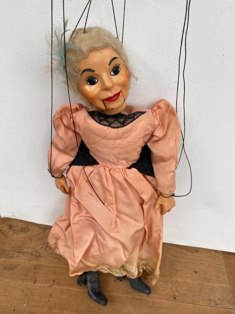 Vintage Saloon Woman Marionette, Older Woman Puppet, Brothel Lady In Pink Taffeta Dress, Western Saloon Show, Possible By Hazelle's zdjęcie 2