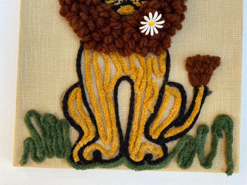 70's Vintage Lion Fiber Art Picture, Rug Hooked Lion Main, Lion Lovers, Zoo Animals, Nursery, Wall Decor, Hand Made image 3