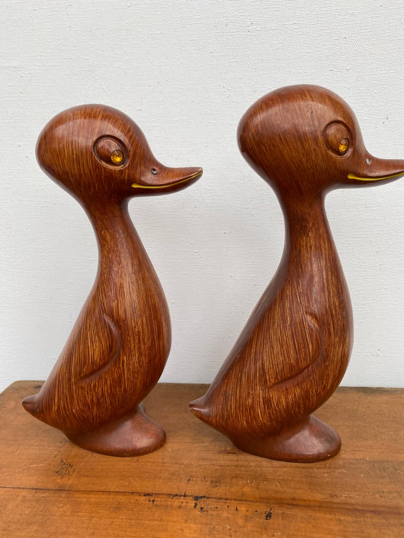 Mid Century Modern Duck Figures Faux Wood With Amber Rhinestone Eyes, Plastic Kitschy Ducks By Capri, Made in British Hong Kong, Set Of two image 3