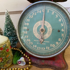 Antique American Family Kitchen Scale, Aqua And Red, Made In Chicago, Farmhouse Decor, Christmas Vignette, Shabby, READ ALL image 2