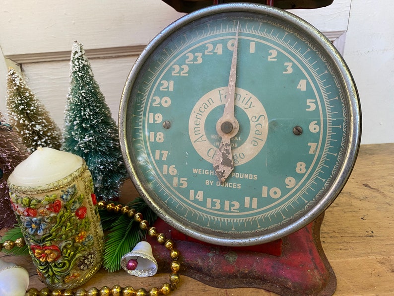 Antique American Family Kitchen Scale, Aqua And Red, Made In Chicago, Farmhouse Decor, Christmas Vignette, Shabby, READ ALL image 2