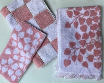 Mid Century Modern Pink Hand Towels, Washcloth, Leaf And Check Design, Salmon Pink And White