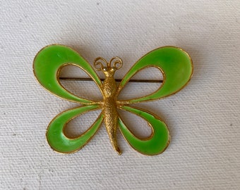Mid Century Modern Dragonfly Pin Brooch, Mod Green Dragonfly, Stylized Design, 70's Vintage Jewelry, Spring Summer, Kelly Green Gold tone