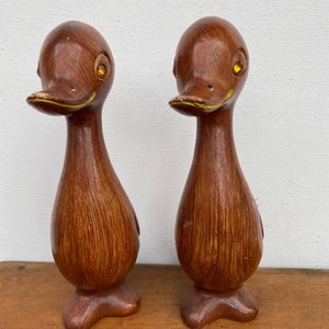 Mid Century Modern Duck Figures Faux Wood With Amber Rhinestone Eyes, Plastic Kitschy Ducks By Capri, Made in British Hong Kong, Set Of two image 4