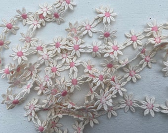 70's Vintage Daisy Sewing Trim, Pink And White Daisy Trim, Groovy Flower Power, Spring Summer Fashions