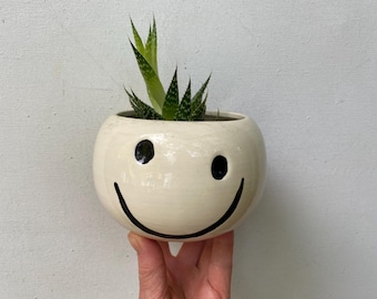 Vintage Haeger White Smiley Face Planter, 370, Made in USA, Happy Face,  Uplifting Gift, Happiness, Get Well Gift