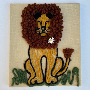 70's Vintage Lion Fiber Art Picture, Rug Hooked Lion Main, Lion Lovers, Zoo Animals, Nursery, Wall Decor, Hand Made image 1