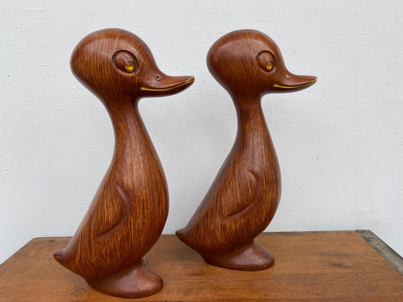 Mid Century Modern Duck Figures Faux Wood With Amber Rhinestone Eyes, Plastic Kitschy Ducks By Capri, Made in British Hong Kong, Set Of two image 2