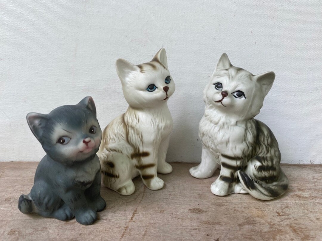 Vintage Mismatched Cat Figurine Family Gray Tabby Catsjunior Etsy