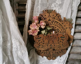 Antique Fretwork Wall Pocket: French Romantic Decor