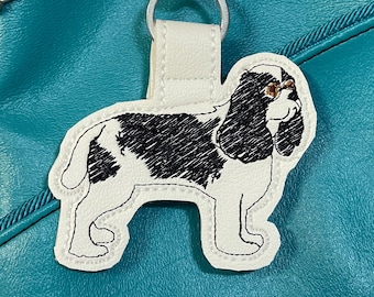 English Springer Spaniel Keychain, Embroidered Dog Breed Gift, Purse Charm, Black and White Spot Bag Tag, Handmade Vinyl Keyring