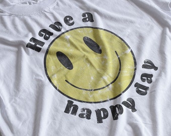 Beta's T-Shirt | Have a happy day Smiley T-Shirt | Distressed