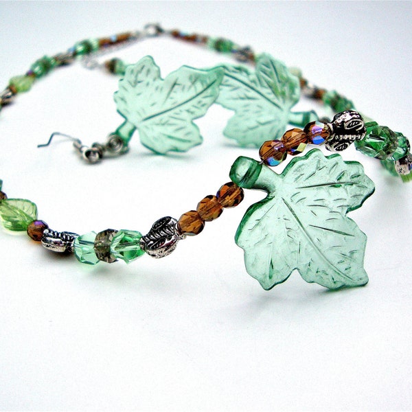 Green leaf necklace - green brown necklace set - Czech glass bead necklace - lucite leaf necklace - nature inspired - summer jewelry