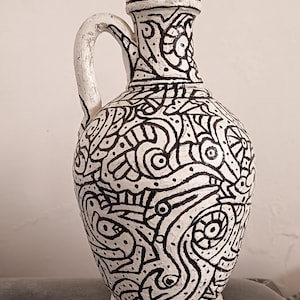 Handgjord vintage terrakottakanna. Marockanskt hantverk, bohemisk och etnisk chic keramik.