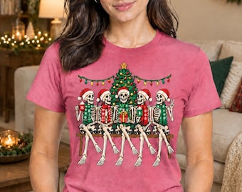 Divertente maglietta natalizia con scheletri, maglietta natalizia spettrale, maglietta festiva con scheletri danzanti, abbigliamento natalizio retrò, regalo per feste di Natale per lei