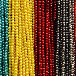 6mm Glass pearls, round, 70 beads