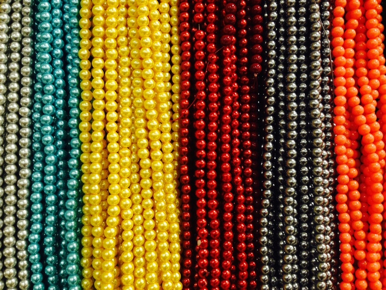 round 6mm Glass pearls 70 beads