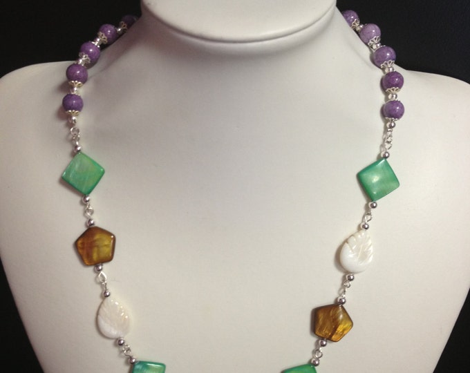 Mother of Pearl Shell Necklace, Beadwork jewelry, shell beaded necklace, beach necklace, Multi Color Necklace