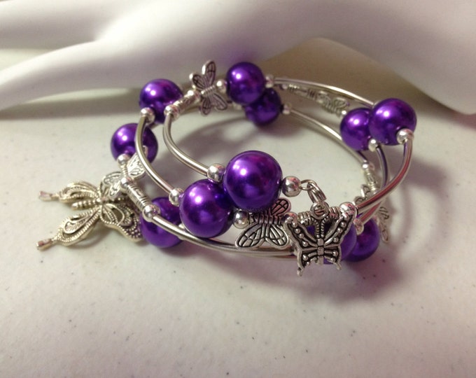 Purple Faux Pearl Beads Butterfly Charm Wrap Bracelet; Bridesmaid gifts, Gifts for her, Charm bracelet, Chunky Bracelet, Memory Wire